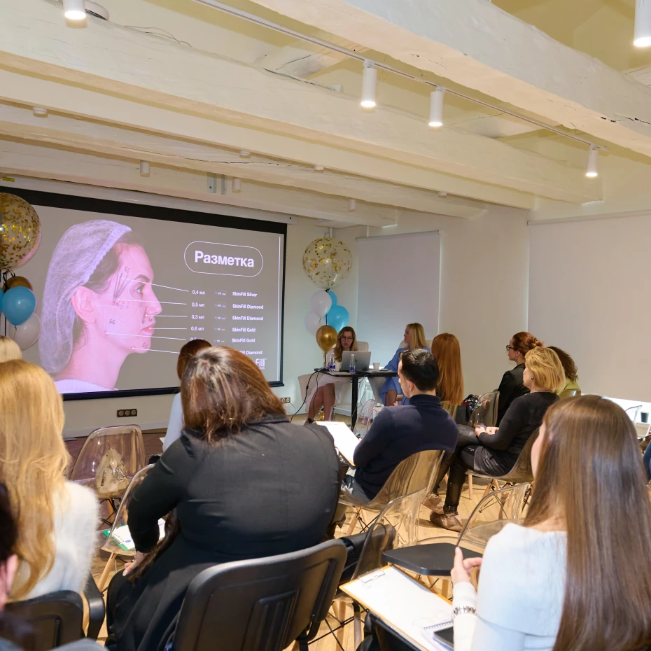 Мультимедийная презентация премиальной коллекции филлеров SkinFill Plus от бренда Promoitalia в ЭСТЕЛАБ Education. Анатомическое обоснование и ультразвуковая диагностика введения дермальных филлеров.